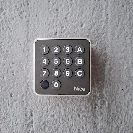 Snellmaninkatu 22 A, Yksityinen Pistokkeellinen Paikoitus Sisaeltyy Hintaan アパート